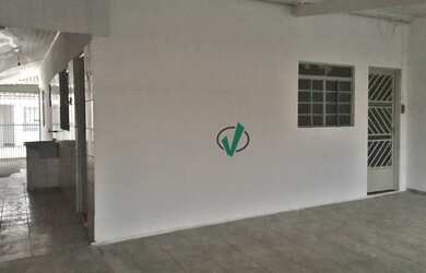 Imagem: A casa possui 2 Dormitórios, 2 Banheiros, 1 Vaga na garagem