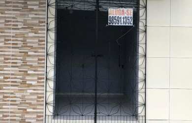 Imagem: A casa possui 1 Banheiro e está localizado em Siqueira, Fortaleza