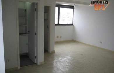 Imagem: O depósito possui 1 Vaga na garagem, 33m² de Área e está