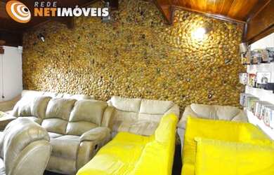 Imagem: A casa possui 4 Dormitórios, 1 Banheiro, 5 Vagas na garagem