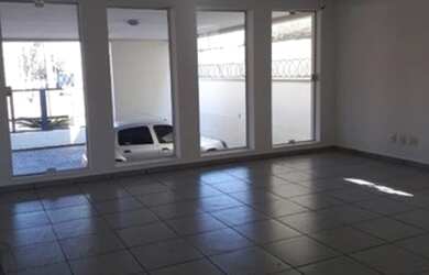 Imagem: O depósito possui 1 Vaga na garagem, 90m² de Área e está