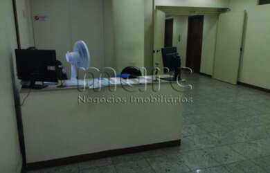 Imagem: O depósito possui 3241m² de Área e está localizado em Centro