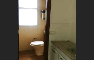 Imagem: O depósito possui 1 Vaga na garagem e 30m² de Área e está