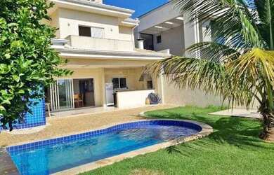 Imagem: A casa possui 4 Dormitórios, 2 Banheiros, 2 Vagas na garagem