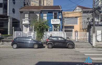 Imagem: A casa possui 3 Dormitórios, 4 Banheiros, 1 Vaga na garagem