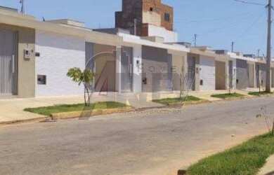 Imagem: A casa possui 3 Dormitórios, 1 Banheiro, 2 Vagas na garagem