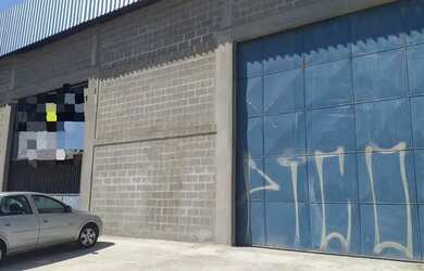 Imagem: O depósito possui 5 Vagas na garagem, 500m² de Área e está