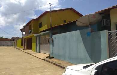 Imagem: A casa em condomínio possui 3 Dormitórios, 2 Banheiros, 1