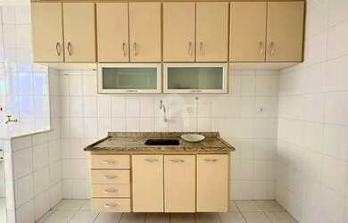 Imagem: O apartamento possui 2 Dormitórios, 2 Banheiros, 2 Vagas na