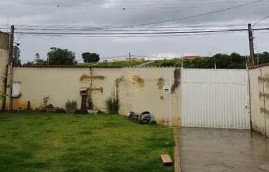 Imagem: A casa possui 2 Dormitórios, 2 Banheiros e 110m² de Área