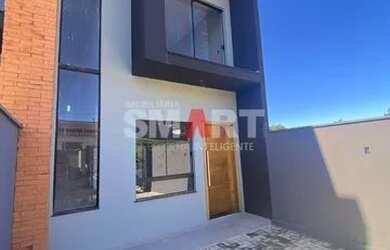 Imagem: A casa possui 3 Dormitórios, 2 Banheiros, 1 Vaga na garagem