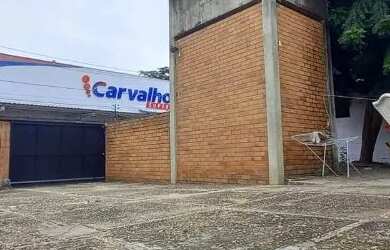 Imagem: A casa possui 4 Dormitórios, 4 Banheiros, 5 Vagas na garagem