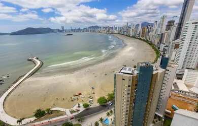 Imagem: O apartamento possui 3 Dormitórios, 4 Banheiros, 4 Vagas na