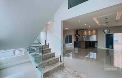 Imagem 4: Casa sobrado com piscina, sauna, forno a lenha de esquina com vista para...