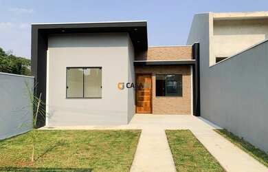 Imagem: A casa possui 3 Dormitórios, 1 Banheiro, 1 Vaga na garagem