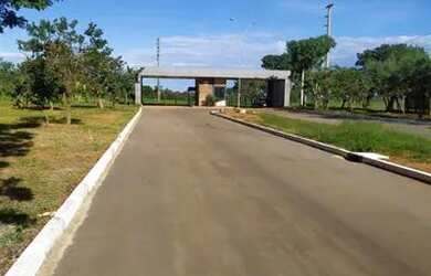 Imagem: A casa em condomínio possui 680m² de Área e está localizado