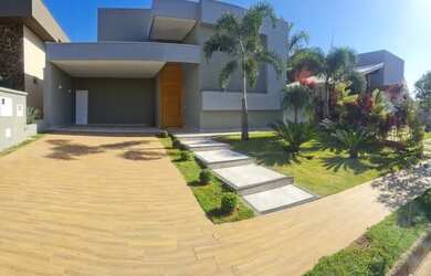 Imagem: A casa em condomínio possui 3 Dormitórios, 5 Banheiros, 4