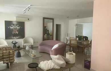 Imagem: O apartamento possui 3 Dormitórios, 3 Banheiros, 2 Vagas na