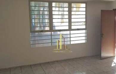 Imagem: A casa possui 3 Dormitórios, 3 Banheiros, 1 Vaga na garagem