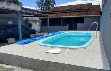 Imagem: A casa e possui 3 Dormitórios, 2 Banheiros, 300-0m² de Área