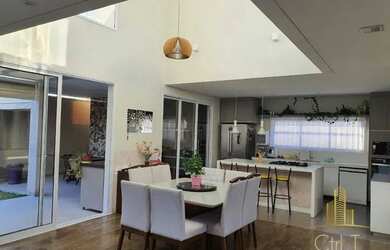 Imagem: A casa em condomínio possui 3 Dormitórios, 5 Banheiros, 5