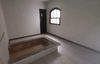 Imagem 5: Casa filé nos Cavaleiros c/ 4qts, send 1suíte, 2brs, 2vgs, quintal, amrs pnjds