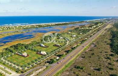 Imagem: O terreno possui 918m² de Área e está localizado em Guarajuba