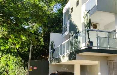 Imagem: A kitnet possui 1 Dormitório, 1 Banheiro, 1 Vaga na garagem