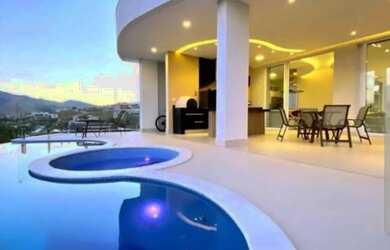 Imagem 5: SOBRADO à VENDA com 4 Suítes, Piscina com Borda Infinita, Vista Permanente, sem Vizinhos d