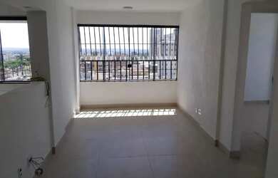 Imagem: O apartamento possui 3 Dormitórios, 1 Banheiro, 1 Vaga na garagem