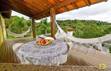 Imagem: A casa em condomínio possui 3 Dormitórios, 3 Banheiros, 5