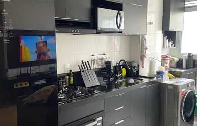 Imagem: O apartamento possui 2 Dormitórios, 1 Banheiro, 1 Vaga na garagem