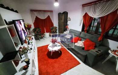 Imagem 14: Casa com 3 dormitórios, 1 suíte, edícula, piscina, churrasqueira e...