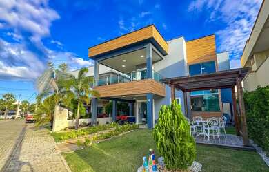 Imagem: A casa em condomínio possui 4 Dormitórios, 5 Banheiros, 4