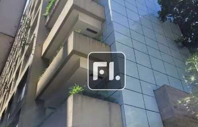 Imagem: O depósito possui 5 Vagas na garagem, 447m² de Área e está