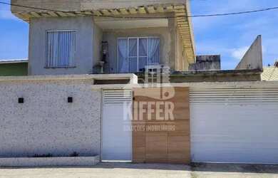 Imagem: A casa em condomínio possui 4 Dormitórios, 1 Banheiro, 3 Vagas