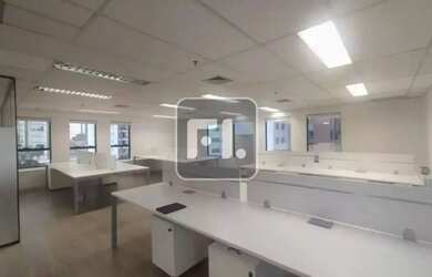 Imagem: O depósito possui 4 Vagas na garagem e 196m² de Área e está