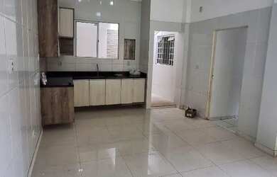 Imagem: A casa possui 2 Dormitórios, 1 Banheiro, 2 Vagas na garagem