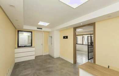 Imagem: O depósito possui 1 Vaga na garagem, 44m² de Área e está