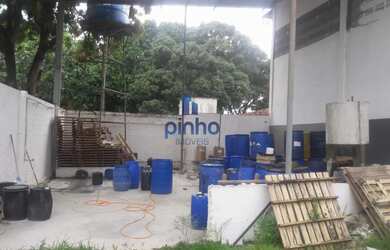 Imagem: O depósito possui 5 Vagas na garagem, 593m² de Área e está