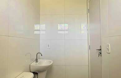 Imagem: A casa possui 2 Dormitórios, 1 Banheiro, 1 Vaga na garagem