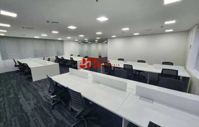 Imagem: O depósito possui 4 Vagas na garagem, 172m² de Área, Imóvel