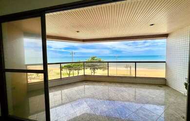 Imagem: O apartamento possui 4 Dormitórios, 5 Banheiros, 4 Vagas na