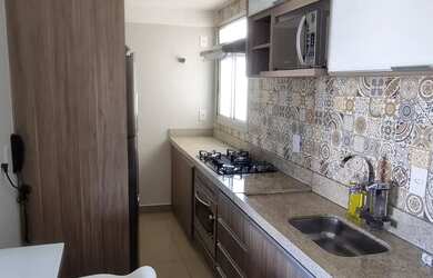 Imagem: O apartamento possui 2 Dormitórios, 2 Banheiros, 1 Vaga na