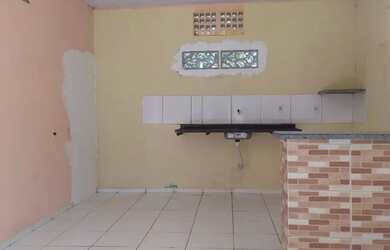 Imagem: A casa possui 1 Dormitório, 1 Banheiro, 33m² de Área e está