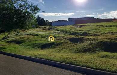 Imagem: O terreno possui 1000m² de Área e está localizado em Parque