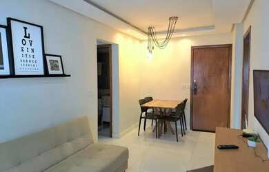 Imagem: A casa possui 3 Dormitórios, 2 Banheiros, 1 Vaga na garagem