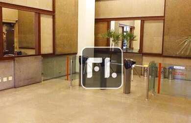 Imagem 1: Conjunto, 516m² - venda por R$ 2.747.132 ou aluguel por R$ 28.000/mês...