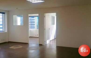 Imagem: O depósito possui 2 Vagas na garagem, 66m² de Área e está