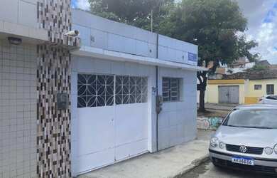Imagem: A casa possui 2 Dormitórios, 2 Banheiros, 1 Vaga na garagem